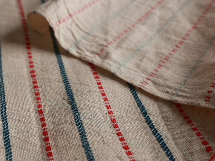 Handwoven cotton fabrics sourced by ATELIER A.PUUR.A 